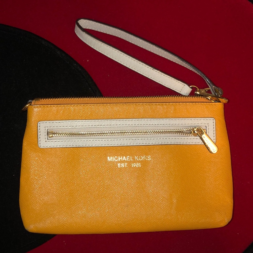 Michael kors wristlet